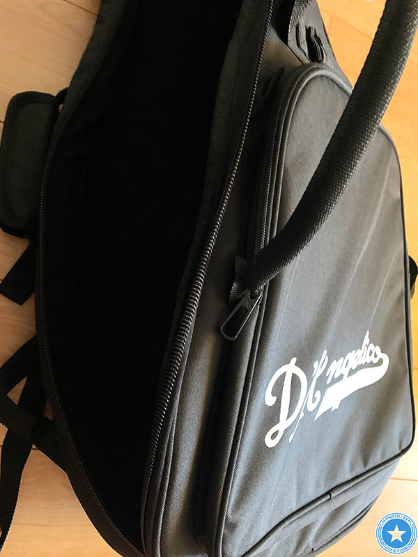 プレゼント企画で当選したD’Angelico（ディアンジェリコ）のギグバックの写真5枚目